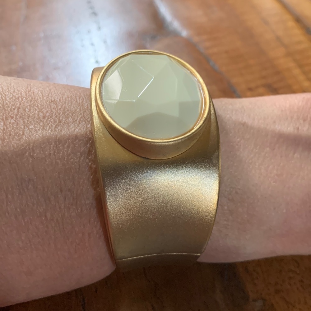 Bracelet - Picture 1 of 6